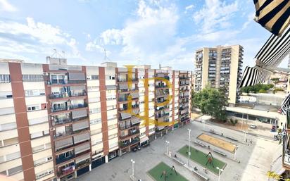 Vista exterior de Pis en venda en Rubí amb Calefacció, Forn i Balcó