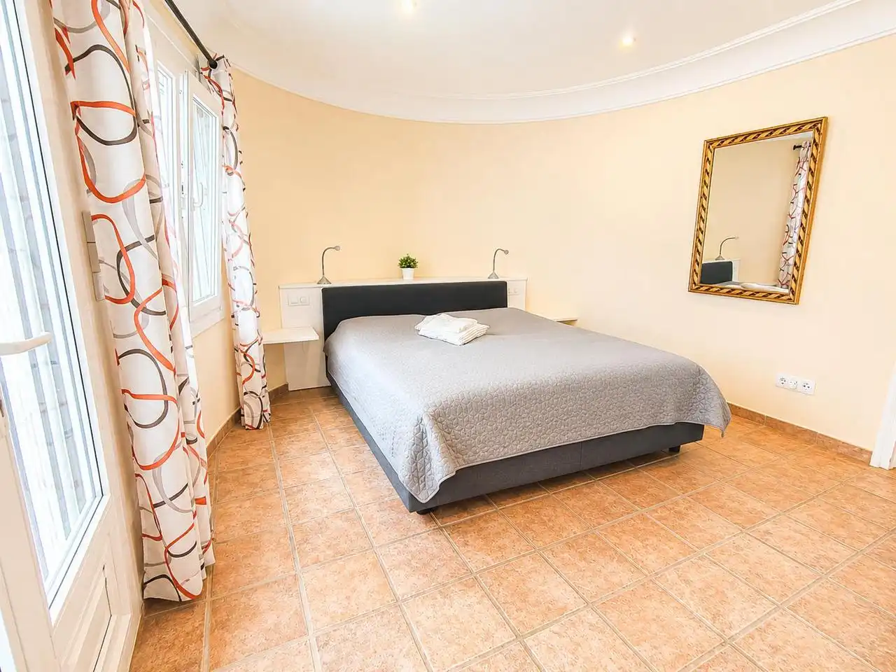 Habitación de Casa o chalet en venta en Oliva con Terraza y Piscina comunitaria