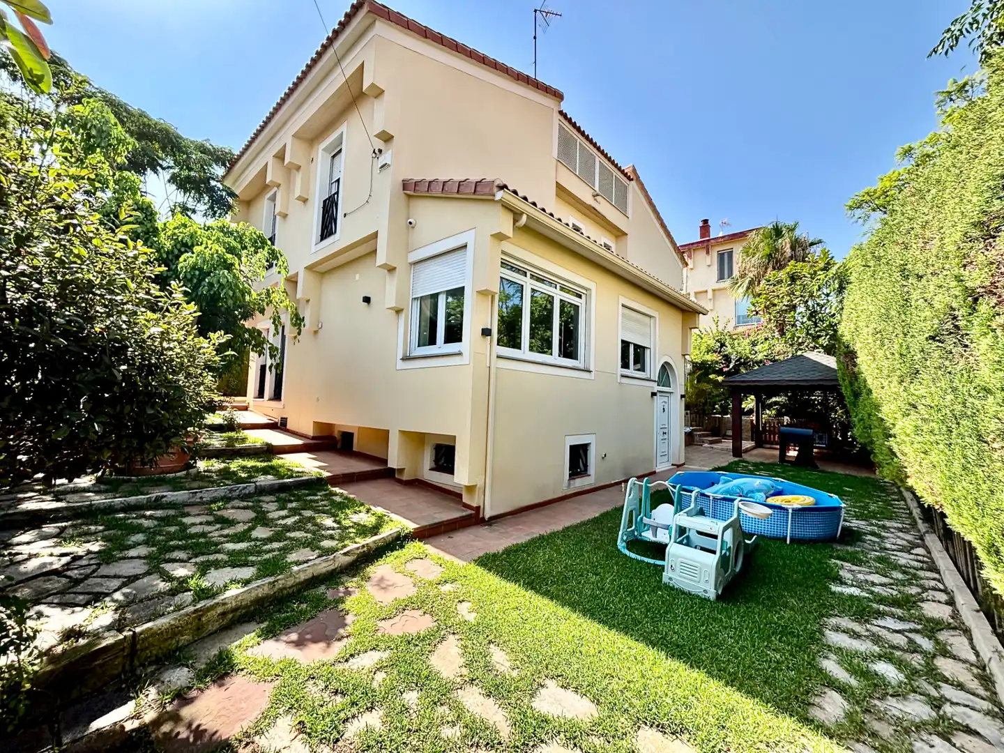 Jardí de Casa o xalet en venda en Alicante / Alacant amb Aire condicionat, Calefacció i Jardí privat
