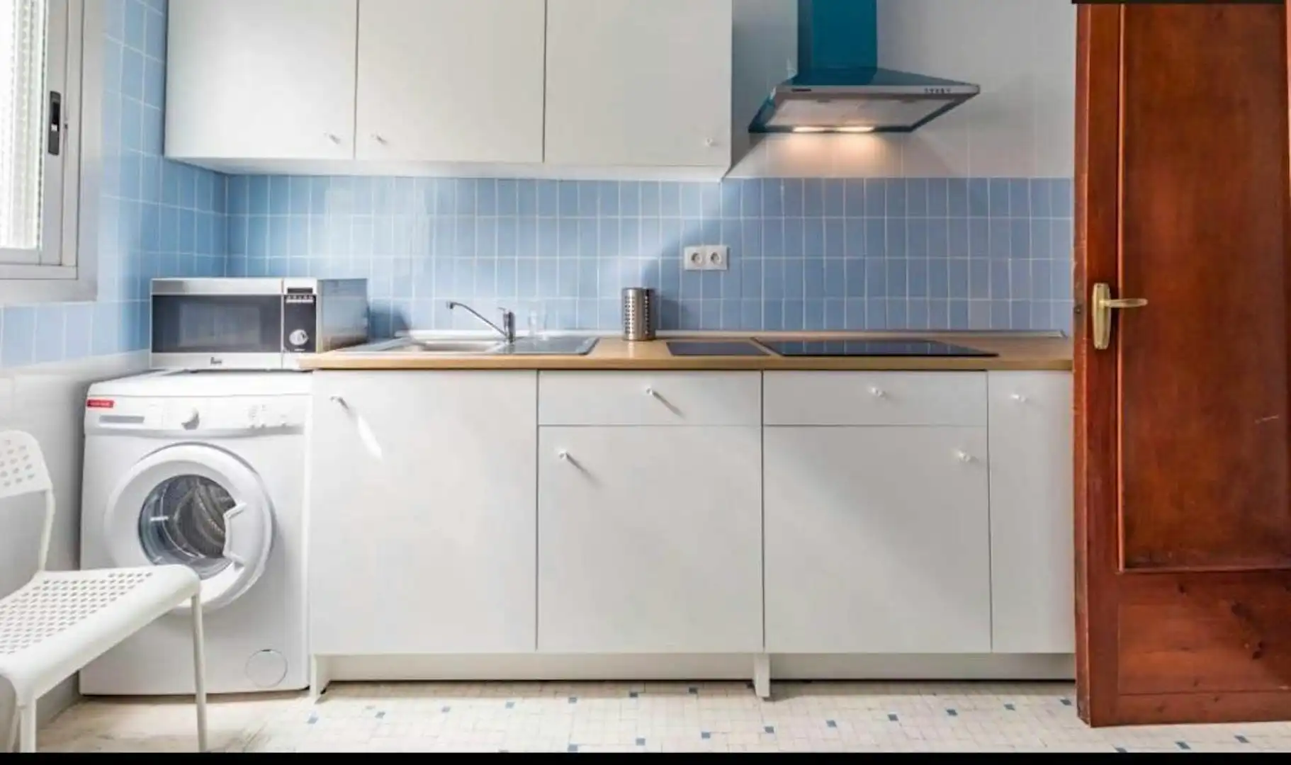Kitchen of Flat for share in Valencia  with Washing machine and Internet