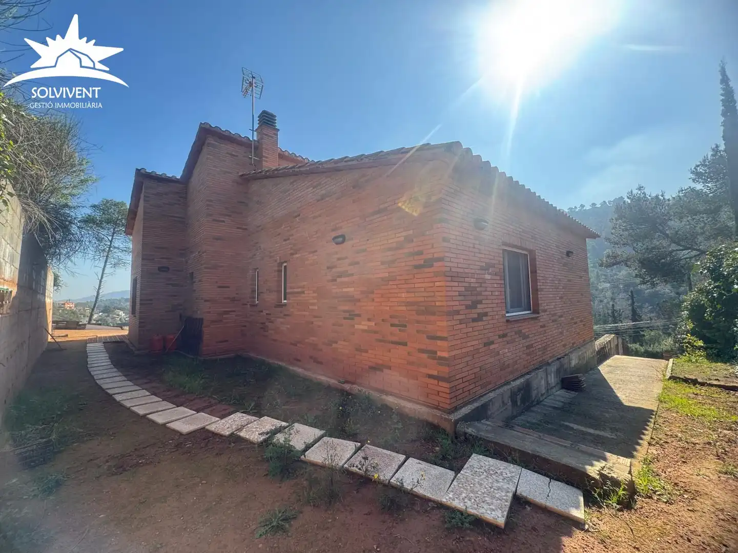 Vista exterior de Casa o xalet en venda en Corbera de Llobregat amb Jardí privat, Terrassa i Traster