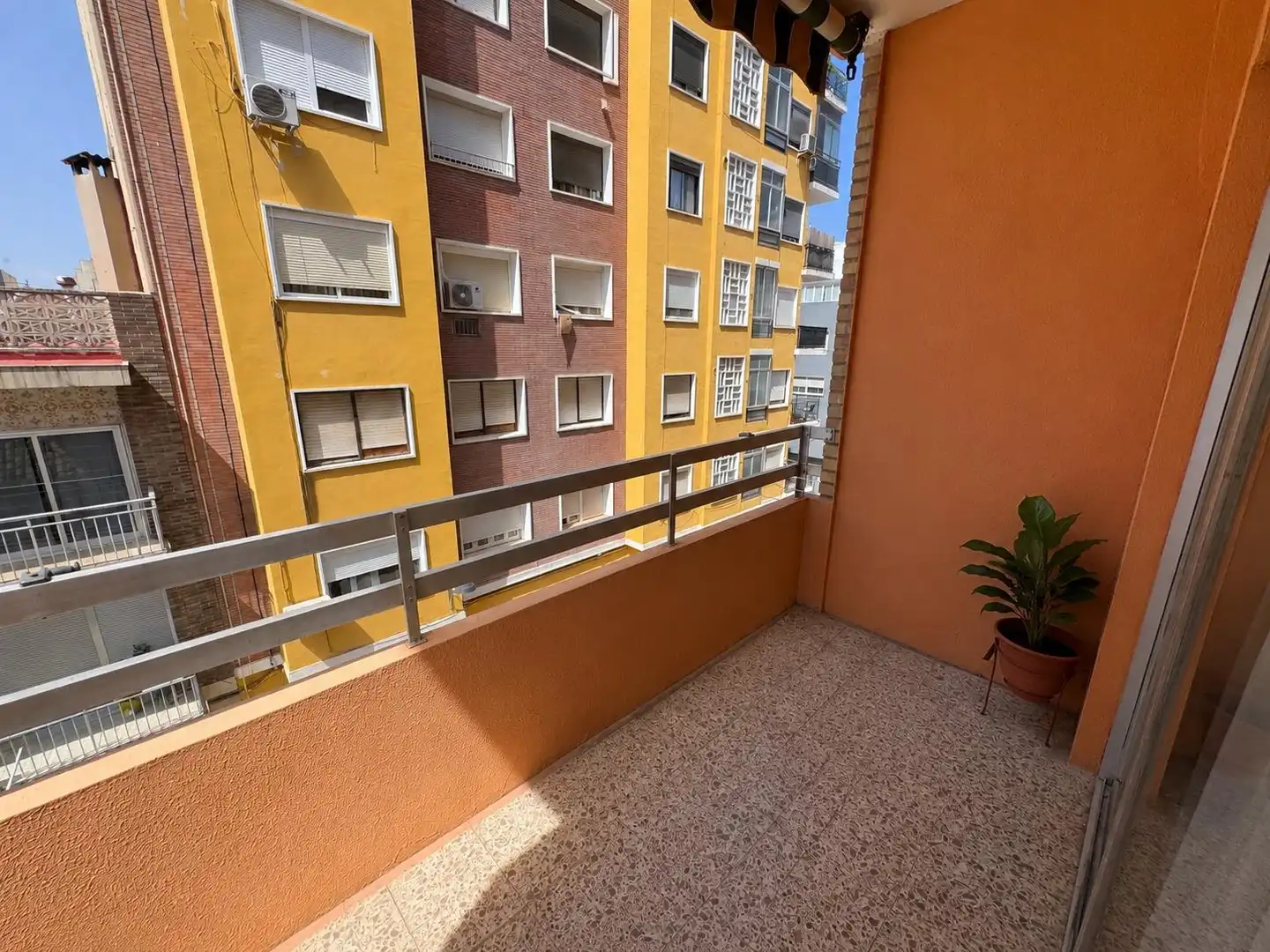 Terraza de Piso en venta en Algemesí con Aire acondicionado, Trastero y Amueblado