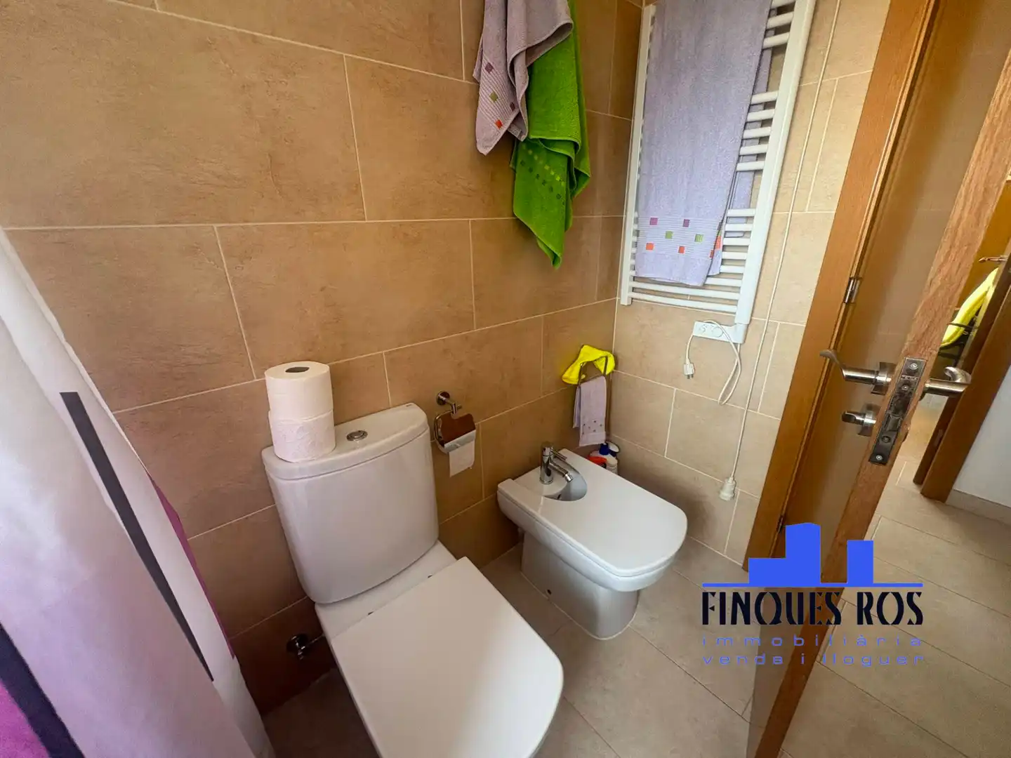 Badezimmer von Einfamilien-Reihenhaus zum Verkauf in Vinaròs mit Klimaanlage, Terrasse und Schwimmbad