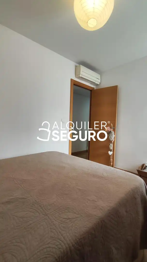 Bedroom of Flat for rent in Valencia  with Air Conditioner, Heating and Terrace