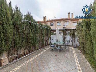 Maison mitoyenne avec balcon à vendre à MARTE 21