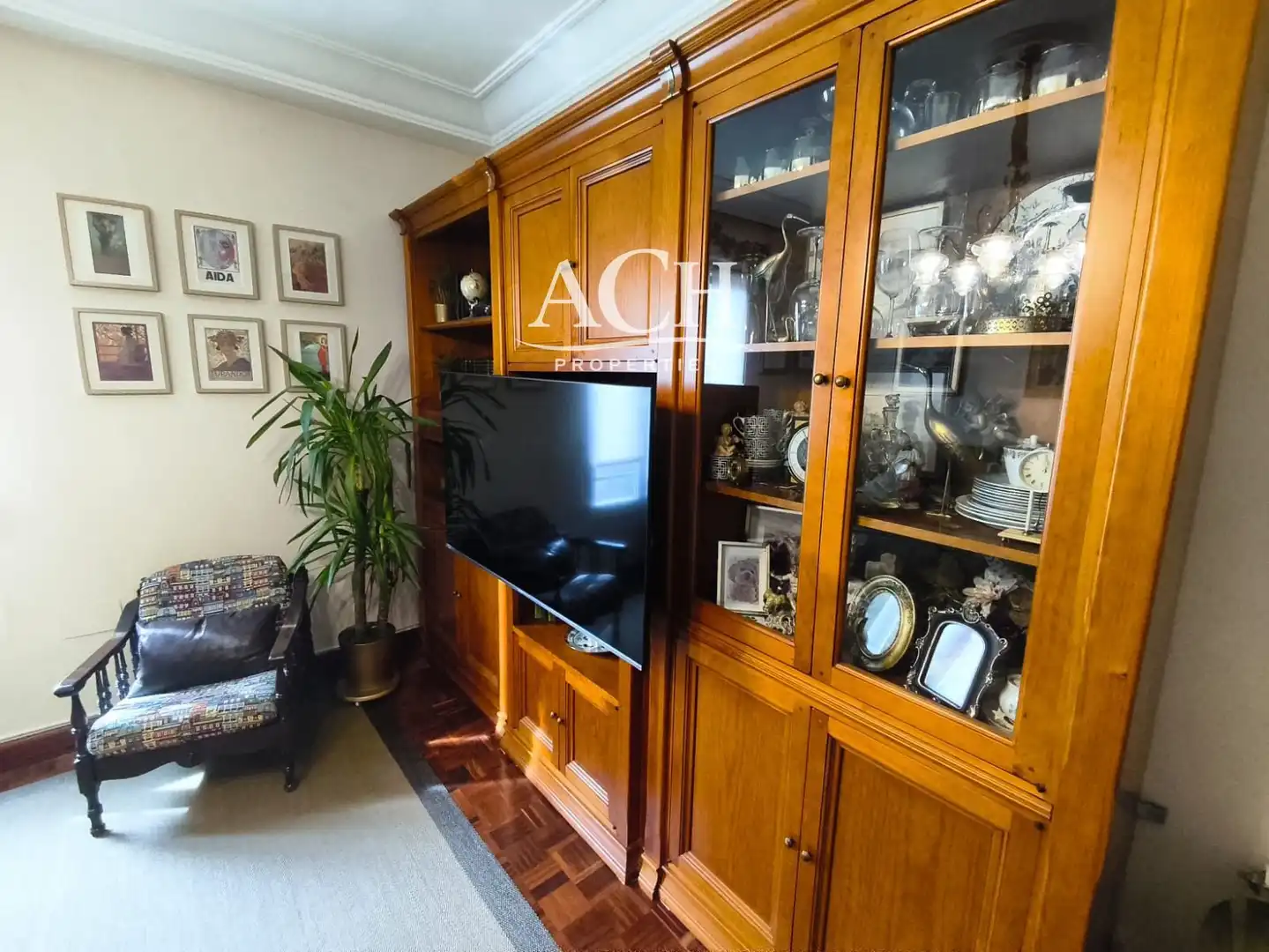 Sala de estar de Piso de alquiler en Bilbao  con Amueblado, Lavadora y TV