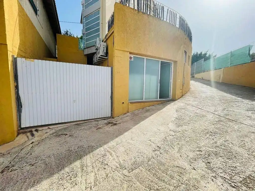 Vista exterior de Casa o xalet en venda en Altea amb Jardí privat i Terrassa