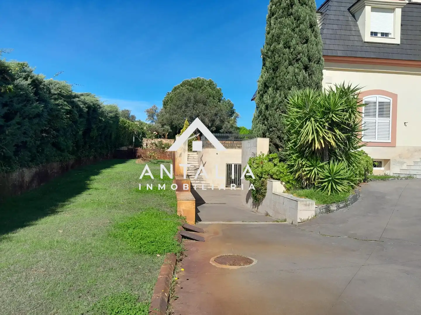 Vista exterior de Casa o xalet en venda en Cáceres amb Aire condicionat, Calefacció i Terrassa