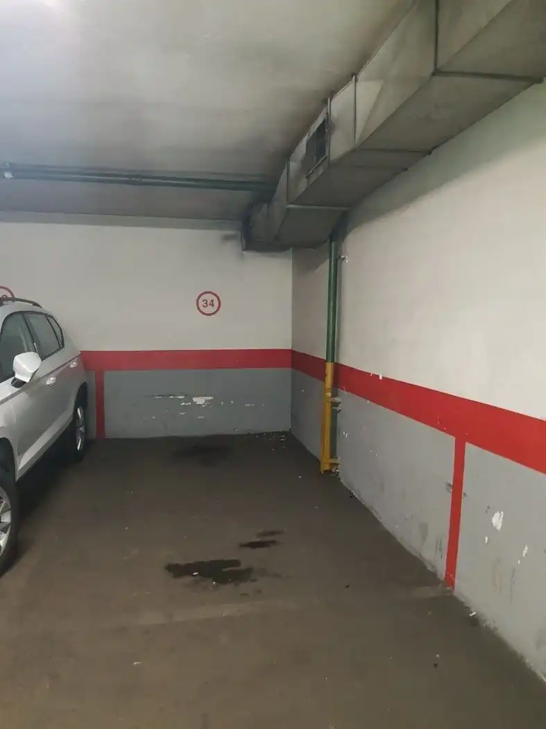 Garaje de alquiler en Carrer de Pi i Margall, 26, El Camp d'en Grassot i Gràcia Nova