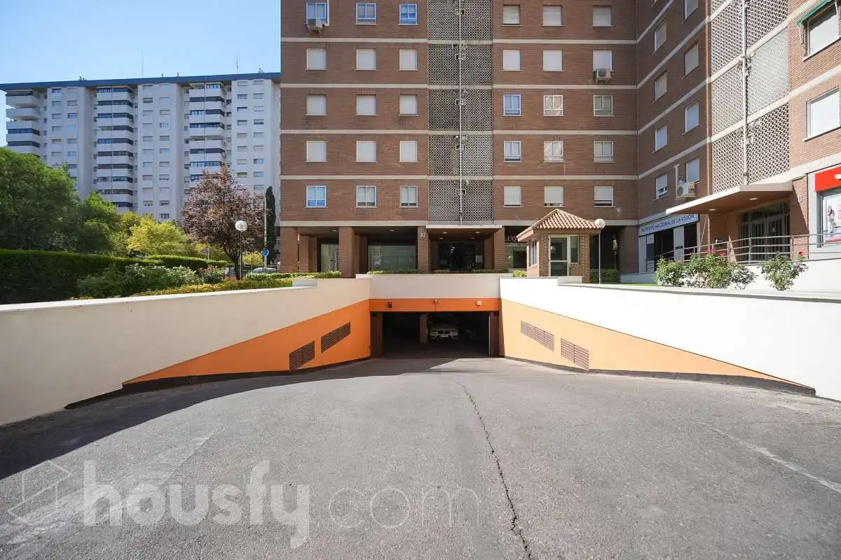 Vista exterior de Piso en venta en Madrid con Aire acondicionado, Calefacción y Jardín privado