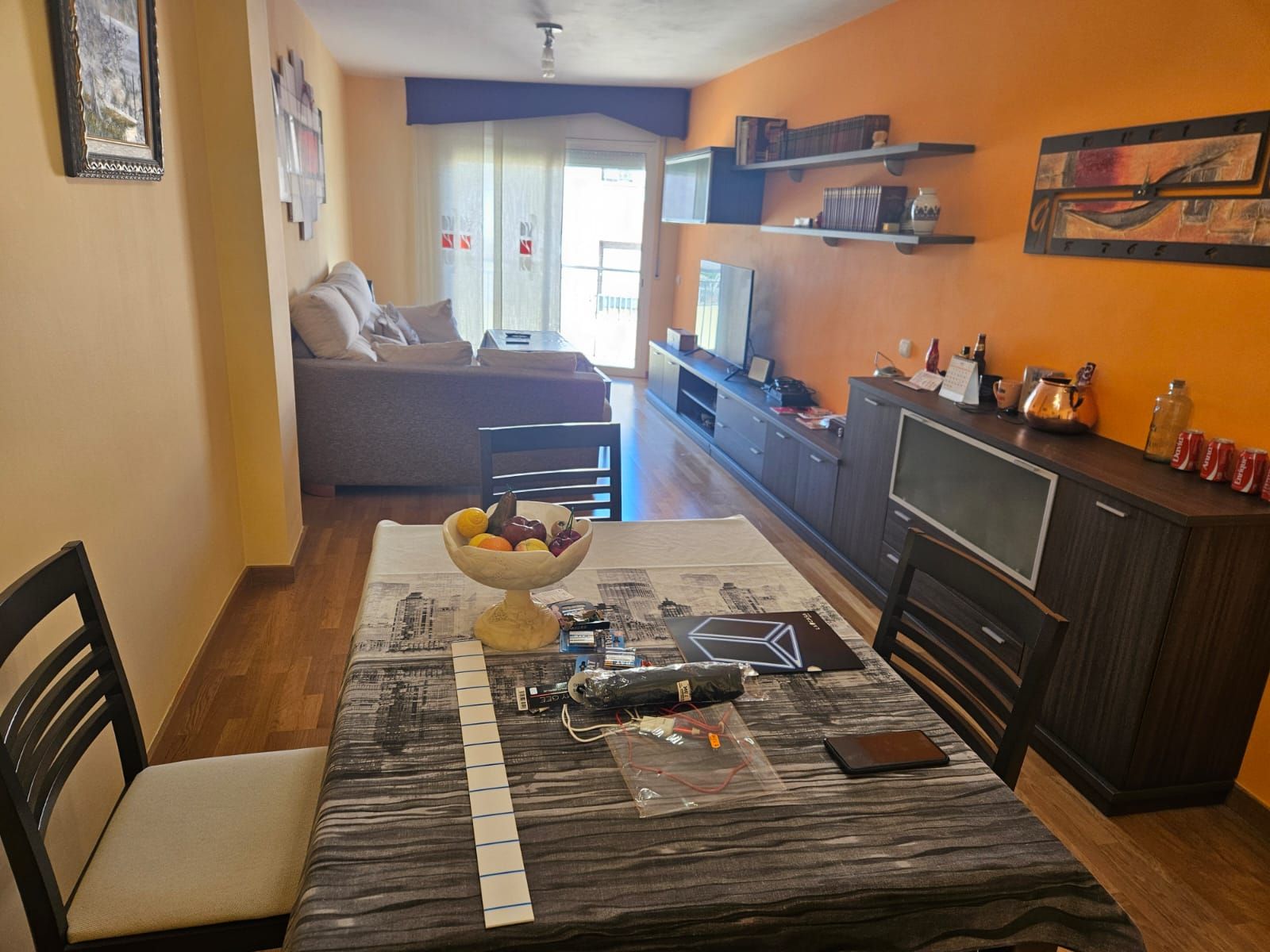 Sala de estar de Piso en venta en Santa Coloma de Gramenet con Calefacción, Terraza y Trastero