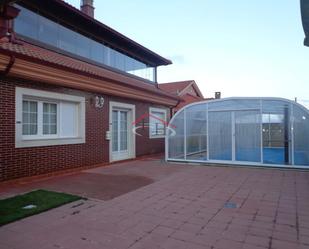 Vista exterior de Casa o xalet en venda en Valdefresno amb Calefacció, Jardí privat i Parquet