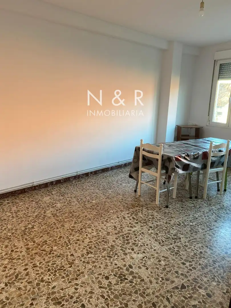 Piso en venta en Santiago de Compostela  con Calefacción y Amueblado