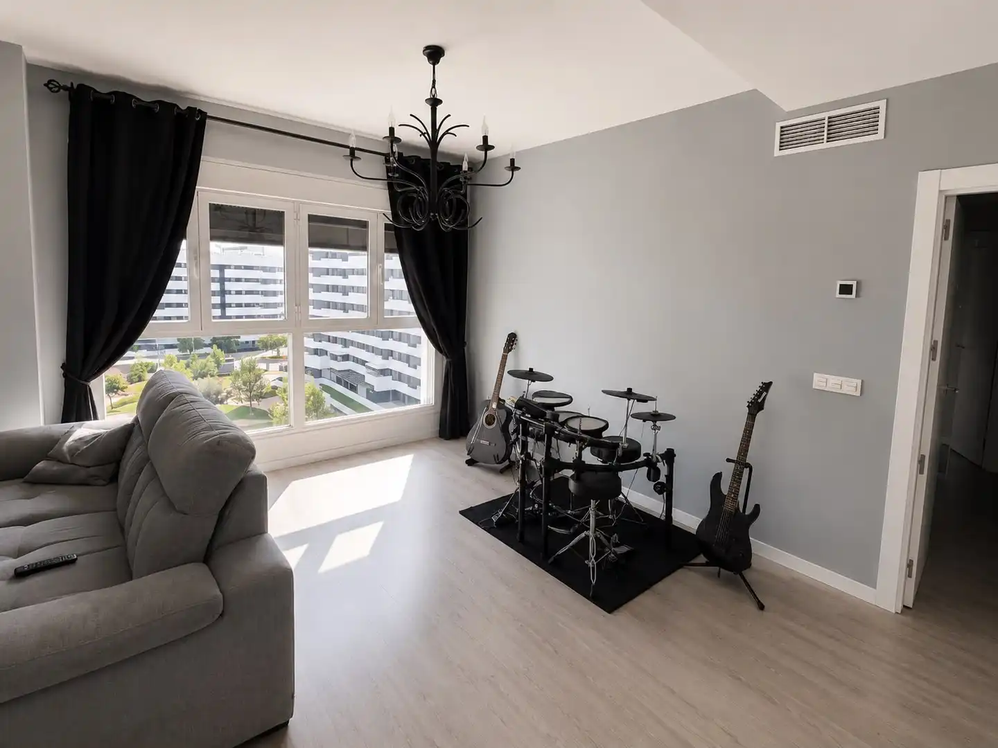 Sala de estar de Piso en venta en Sevilla con Trastero