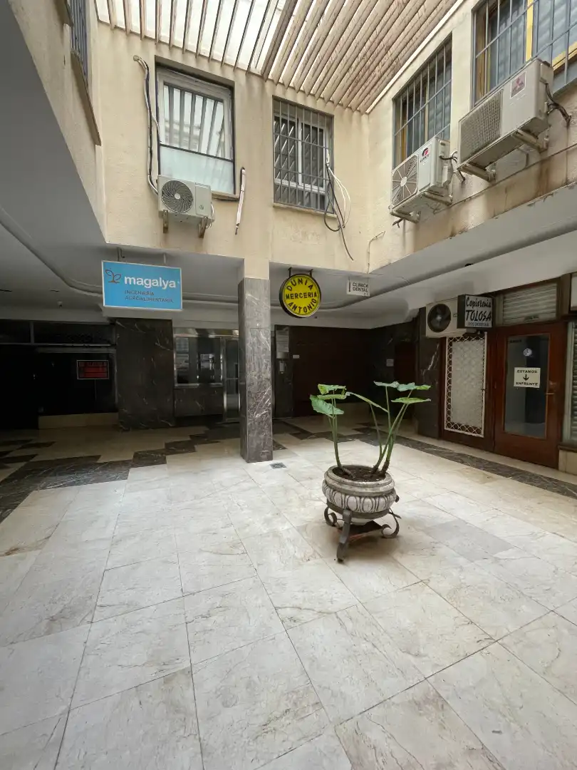 Local commercial à vendre à Calle Navas de Tolosa, imagen 6