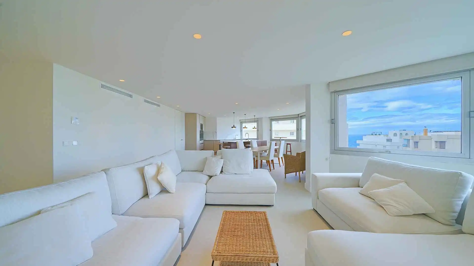 Living room of Attic for sale in Marbella  with Air Conditioner, Terrace and Storage room