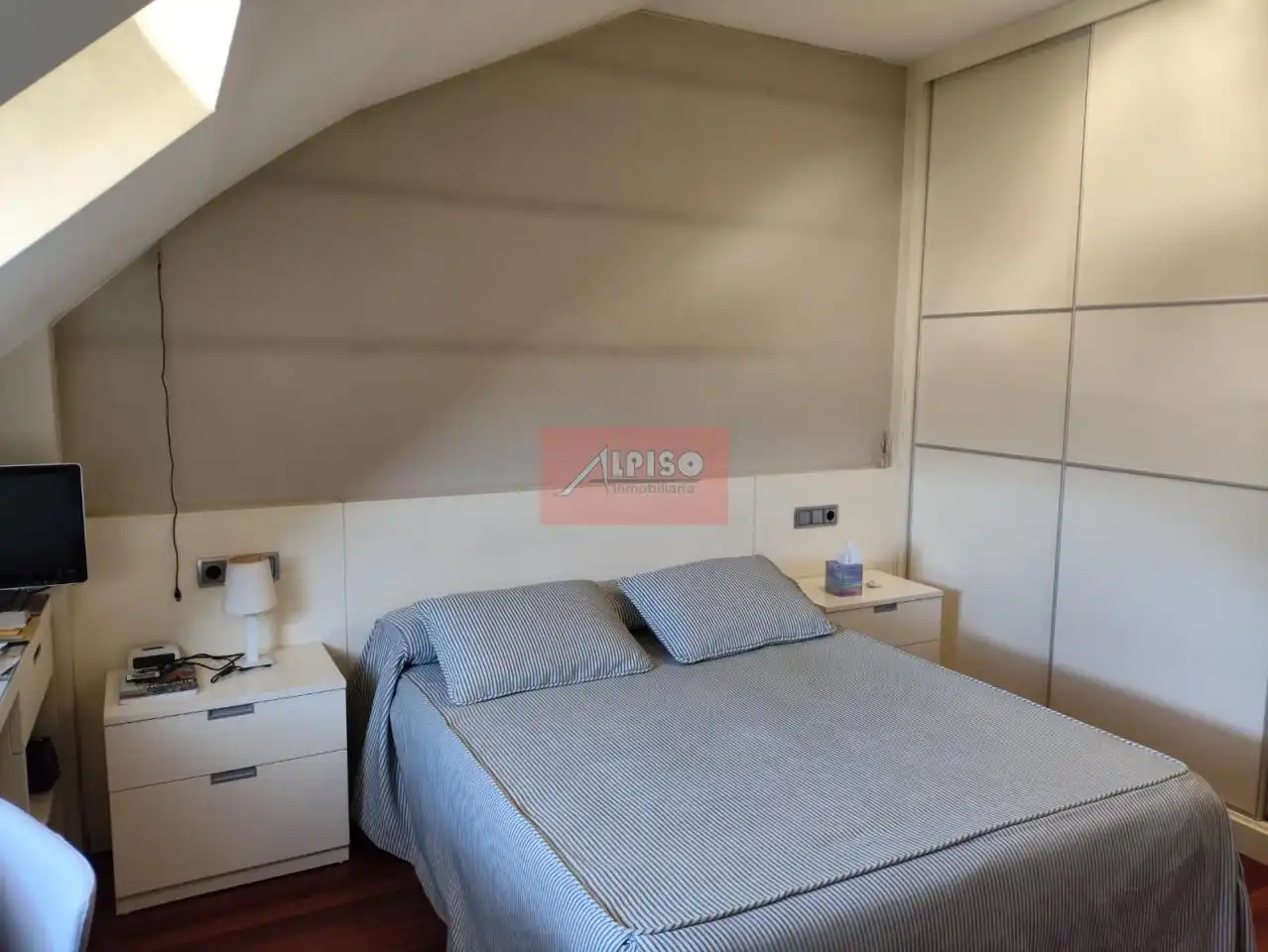 Bedroom of Duplexes for rent in Ourense Capital   with Heating, Parquet flooring and Furnished