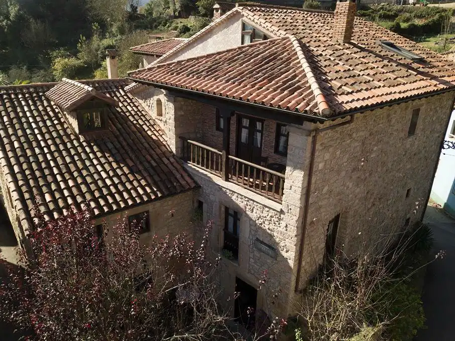 Vista exterior de Casa o xalet en venda en Peñamellera Baja amb Calefacció, Moblat i Internet