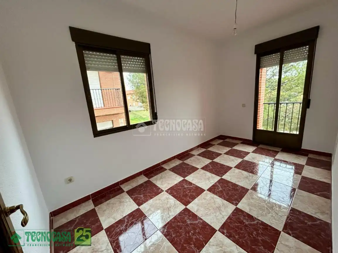 Casa adosada en venda a C. Cela, Huerta de Valdecarábanos