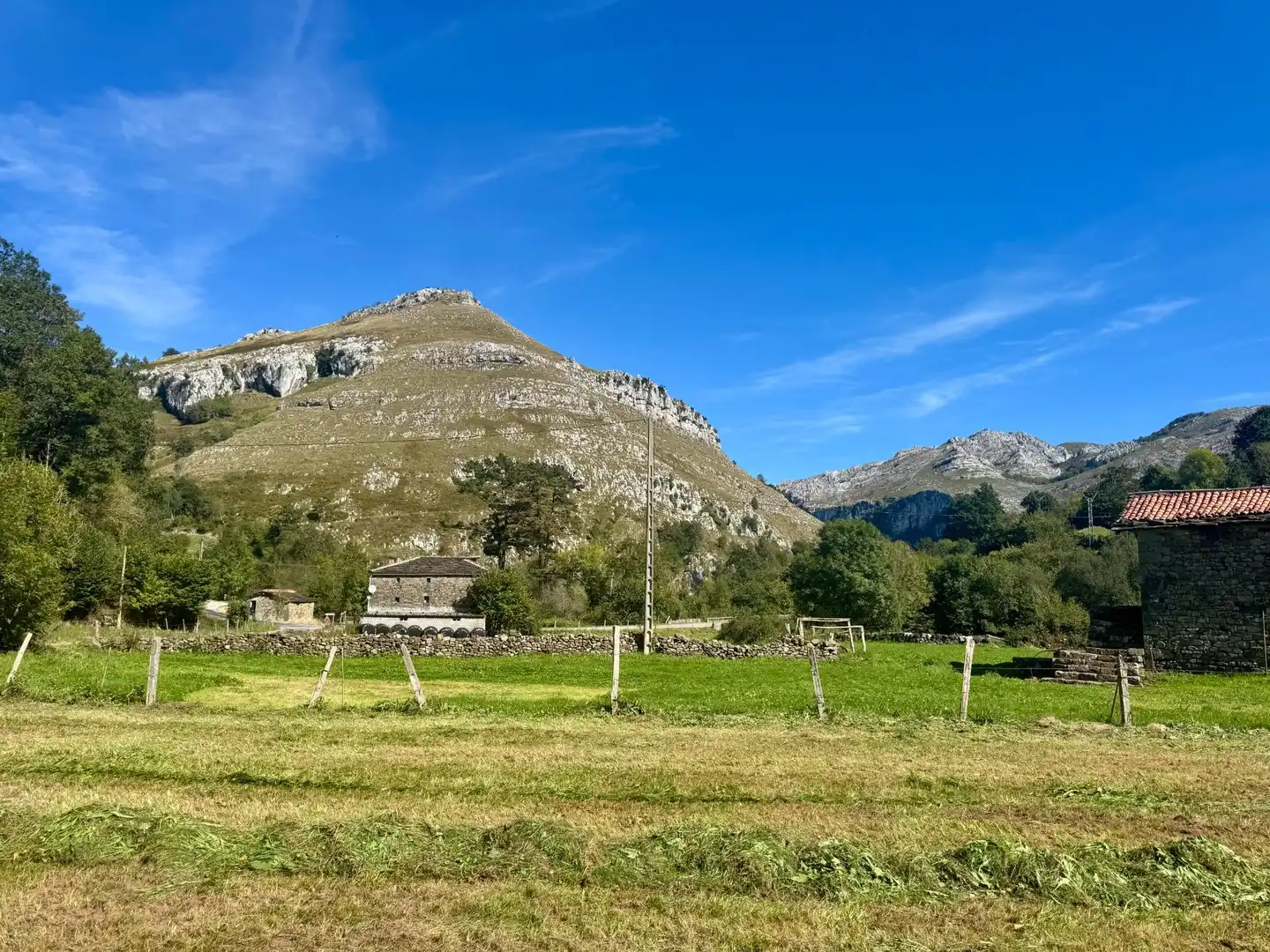 Vista exterior de Residencial en venda en San Roque de Riomiera