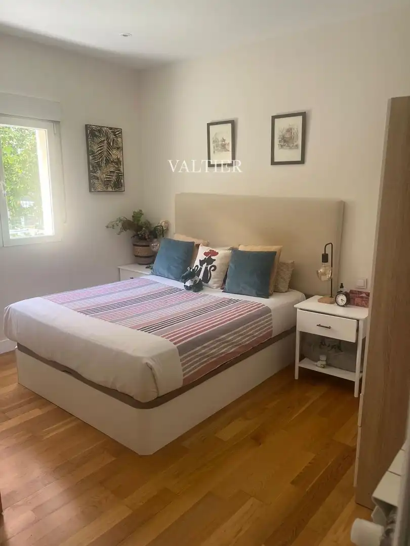 Habitación de Piso de alquiler en Madrid con Aire acondicionado, Trastero y Amueblado