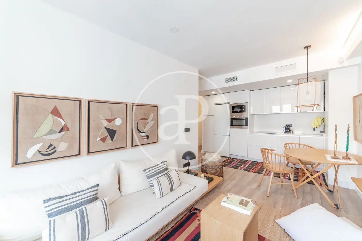 Flat for rent in C/ de Ponzano, Ríos Rosas - Nuevos Ministerios