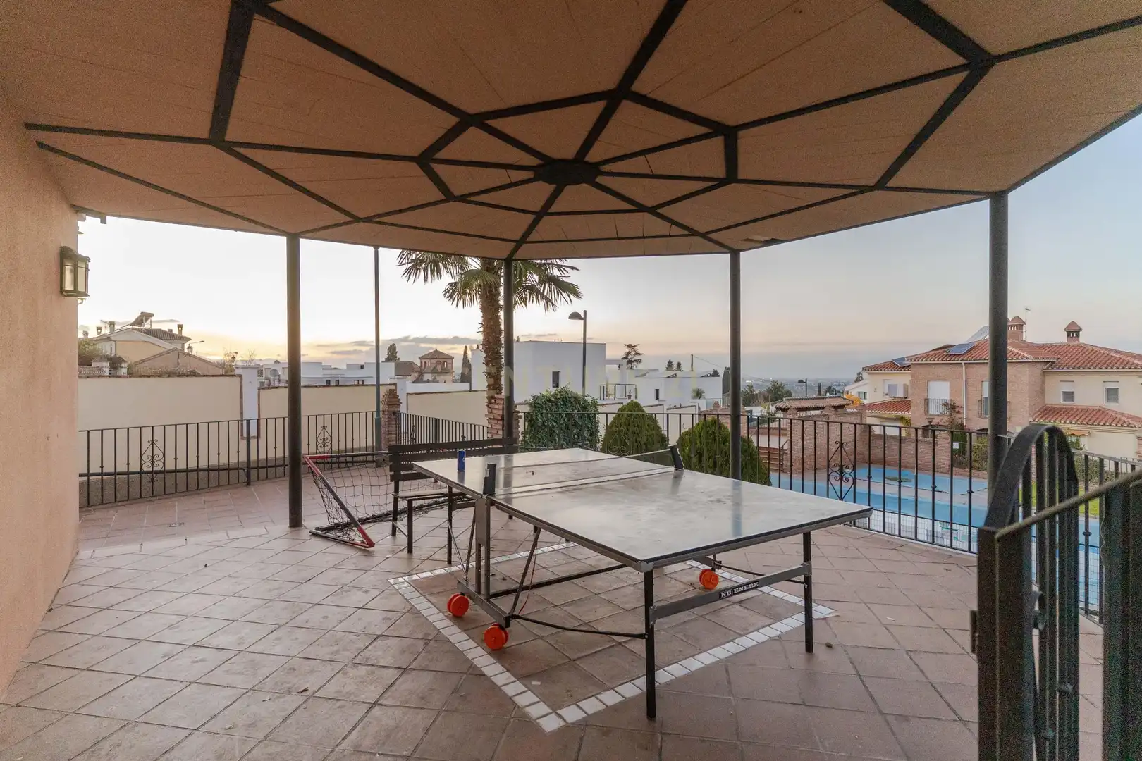 Terrassa de Casa adosada en venda en La Zubia amb Aire condicionat, Jardí privat i Traster