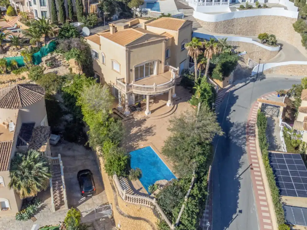 Vista exterior de Casa o xalet en venda en El Campello amb Terrassa i Piscina