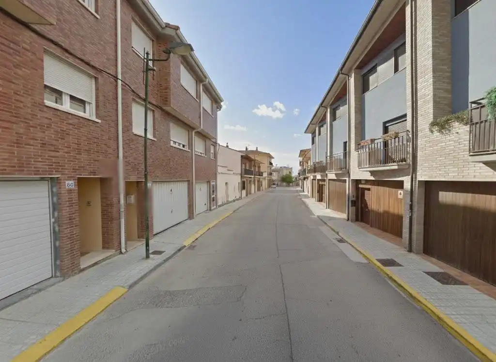 Vista exterior de Casa adosada en venta en Villanueva de Gállego con Jardín privado, Terraza y Balcón