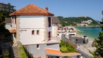 Vista exterior de Finca rústica en venda en Donostia - San Sebastián  amb Terrassa i Balcó