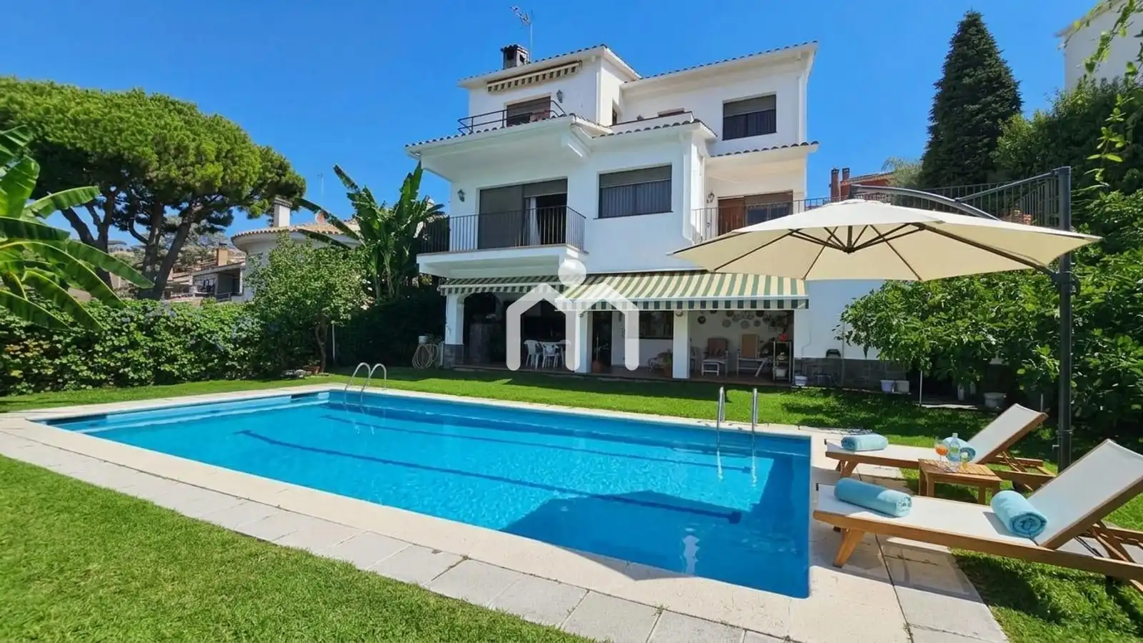 Vista exterior de Casa o chalet en venta en Teià con Calefacción, Terraza y Trastero