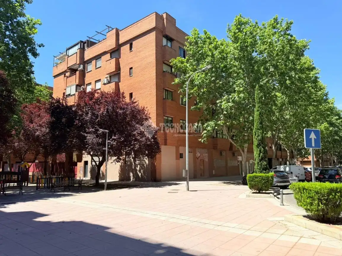 Piso con ascensor en venta en Base Aérea, imagen 2