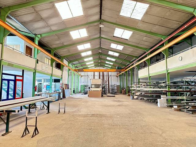 Nave industrial en Venta en Cartes