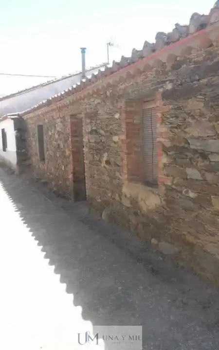 Vista exterior de Casa o xalet en venda en Pedrosillo de los Aires amb Traster i Moblat