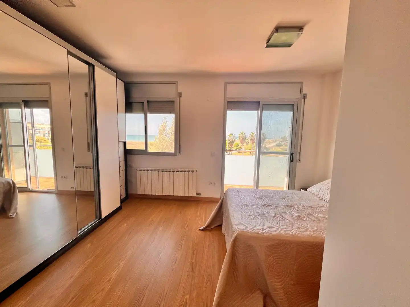 Bedroom of Flat for sale in Cubelles  with Air Conditioner, Heating and Storage room