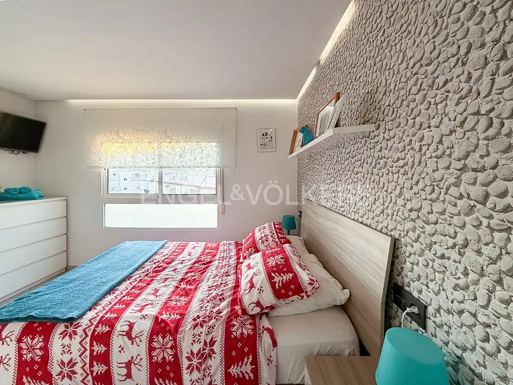 Bedroom of Flat for rent in Valencia  with Air Conditioner, Heating and Furnished