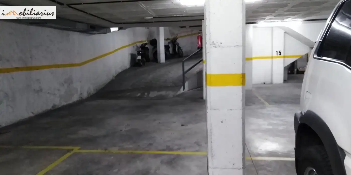 Einzelparkplatz zum Verkauf in Calle de Tàrrega, imagen 3