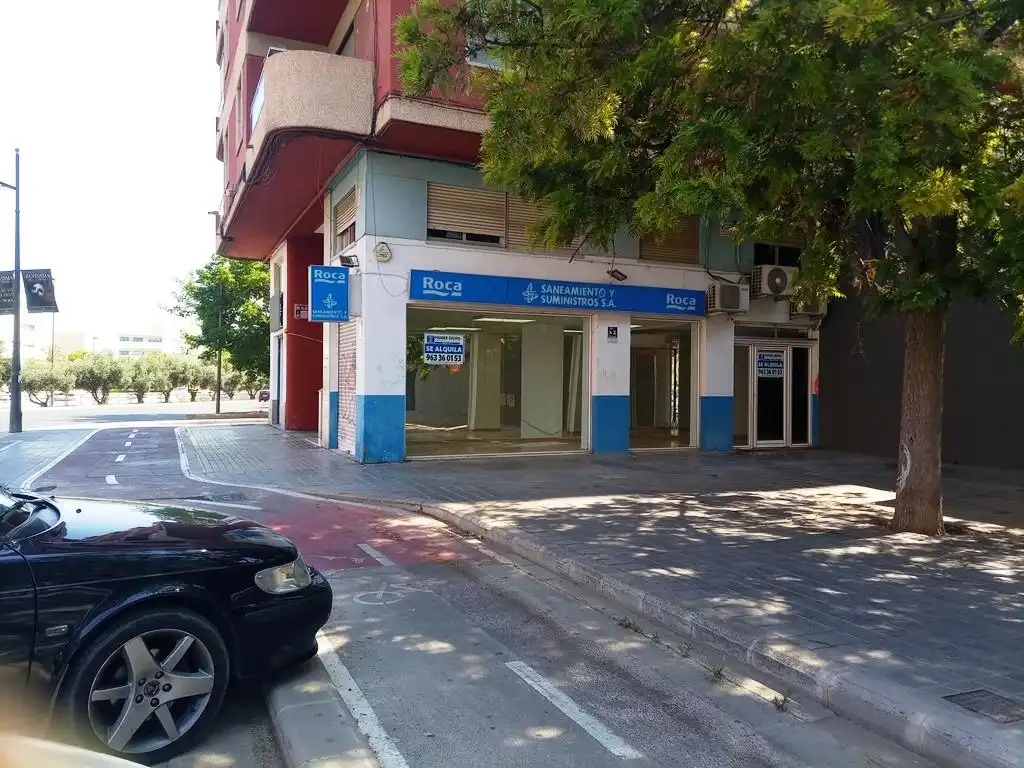Vista exterior de Local de alquiler en Valencia