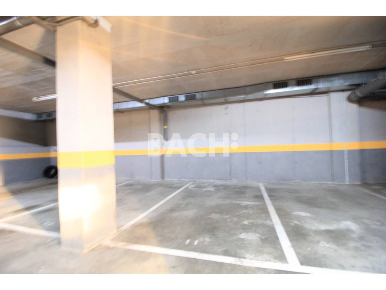 Parking of Garage to rent in Vic