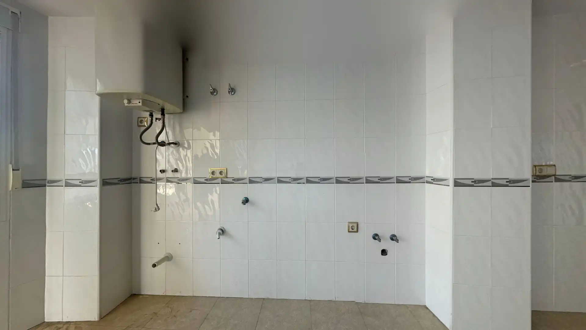 Bathroom of Flat for sale in Abanilla  with Air Conditioner, Heating and Storage room