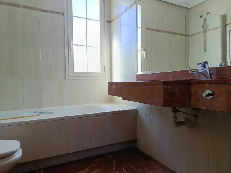 Semi-detached house with pool for sale in Simancas, imagen 51