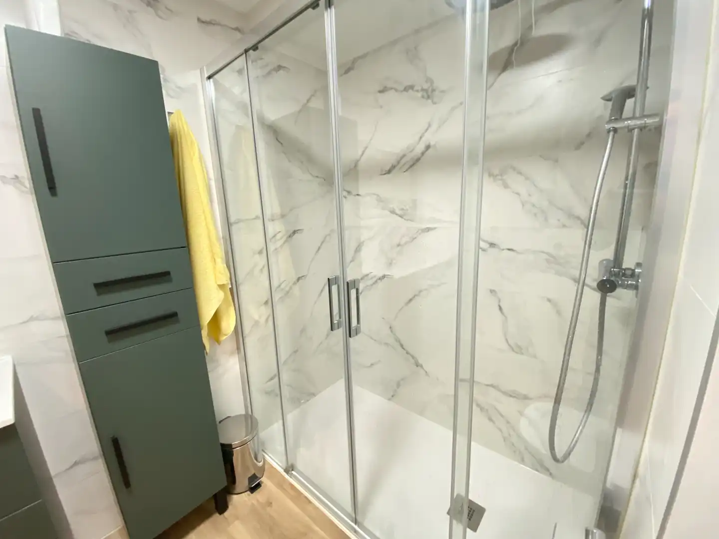Baño de Piso de alquiler en Bilbao  con Calefacción, Terraza y Amueblado