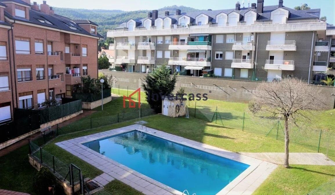 Piscina de Àtic en venda en Castro-Urdiales amb Piscina comunitària