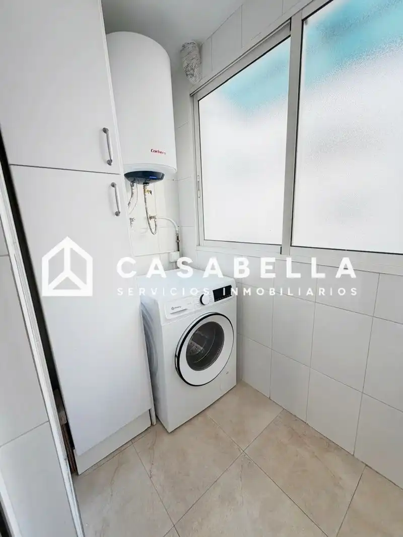 Schlafzimmer von Wohnung zur Miete in Valencia mit Klimaanlage, Heizung und Terrasse