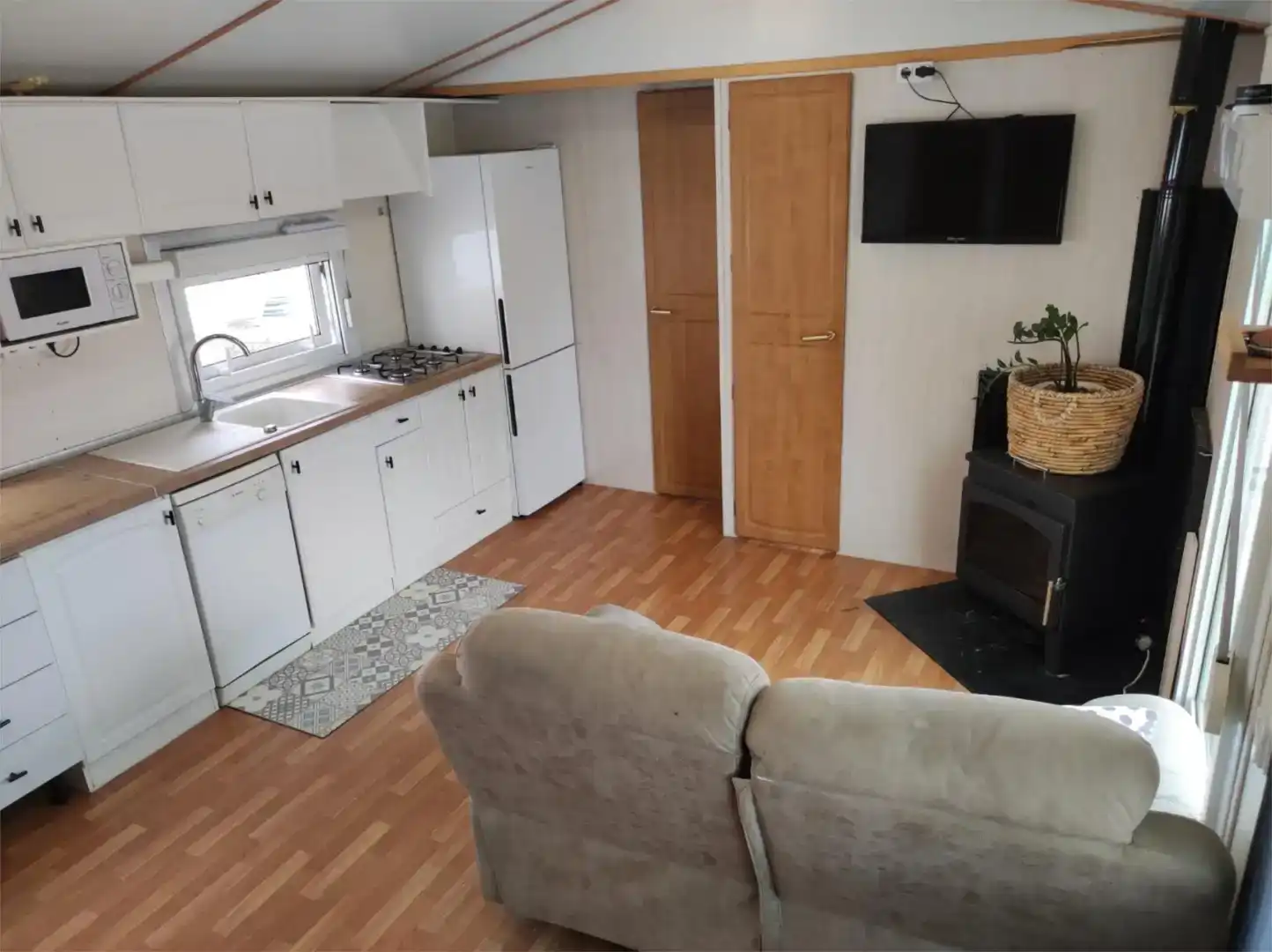 Sala de estar de Apartamento en venta en Felix con Amueblado, Microondas y TV