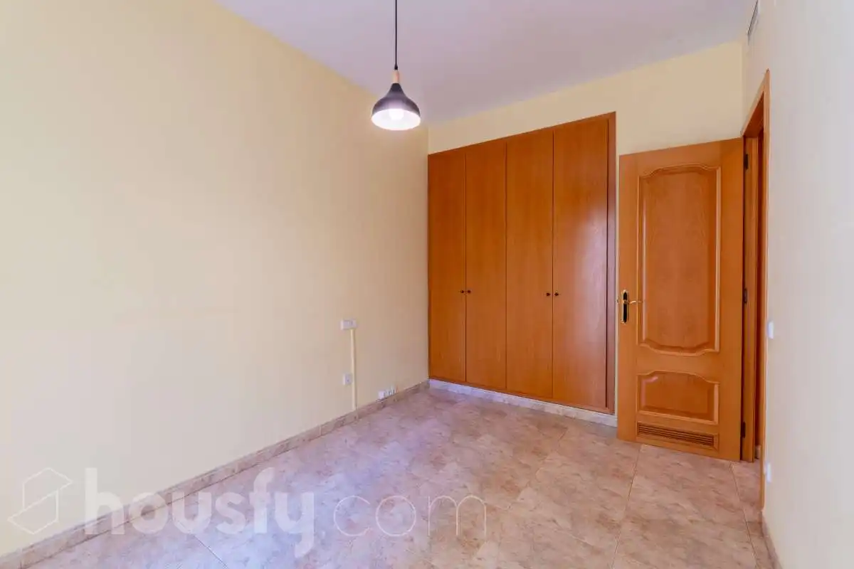 Schlafzimmer von Wohnung zum Verkauf in Vilanova i la Geltrú mit Klimaanlage, Heizung und Balkon