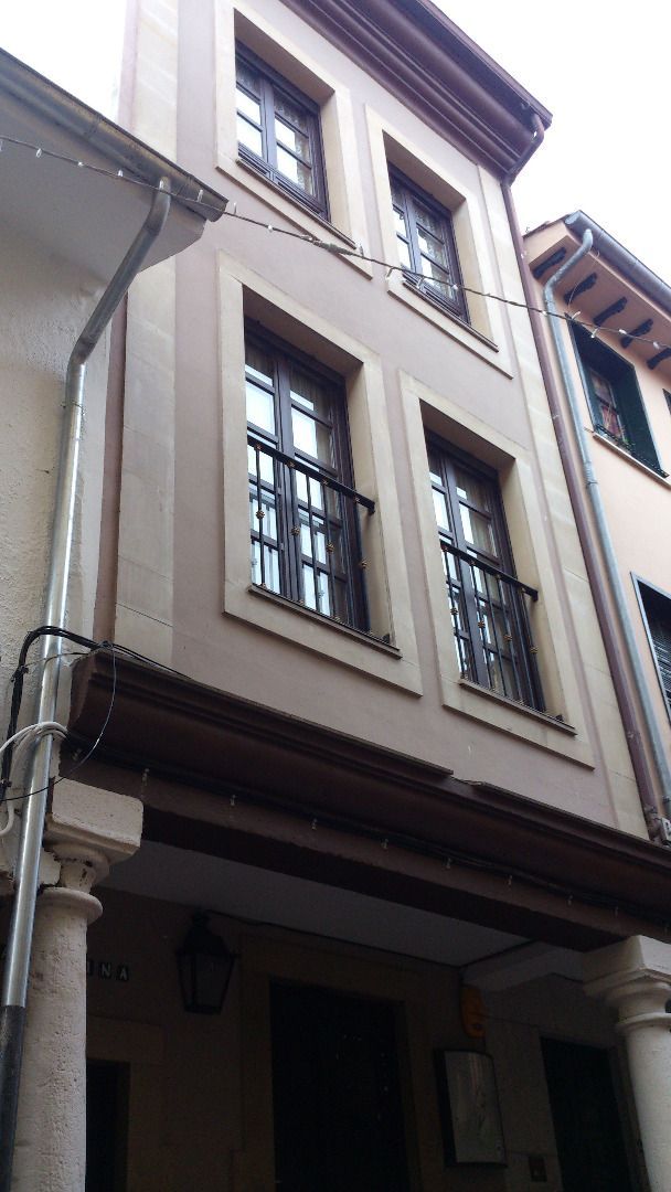 Vista exterior de Casa adosada en venda en Avilés amb Parquet