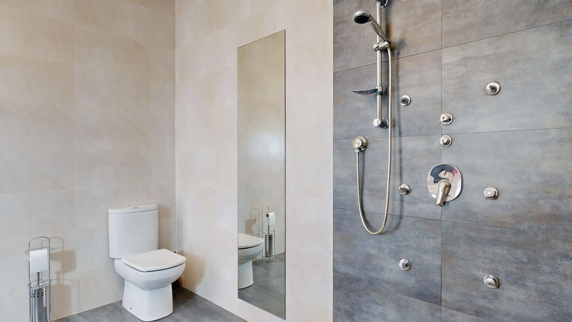 Badezimmer von Haus oder Chalet zum Verkauf in Nuez de Ebro mit Klimaanlage, Heizung und Privatgarten