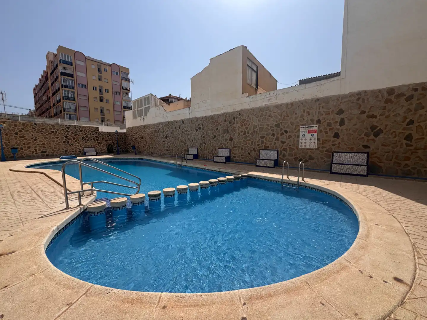 Piscina de Estudi en venda en Torrevieja amb Aire condicionat, Moblat i Rentadora