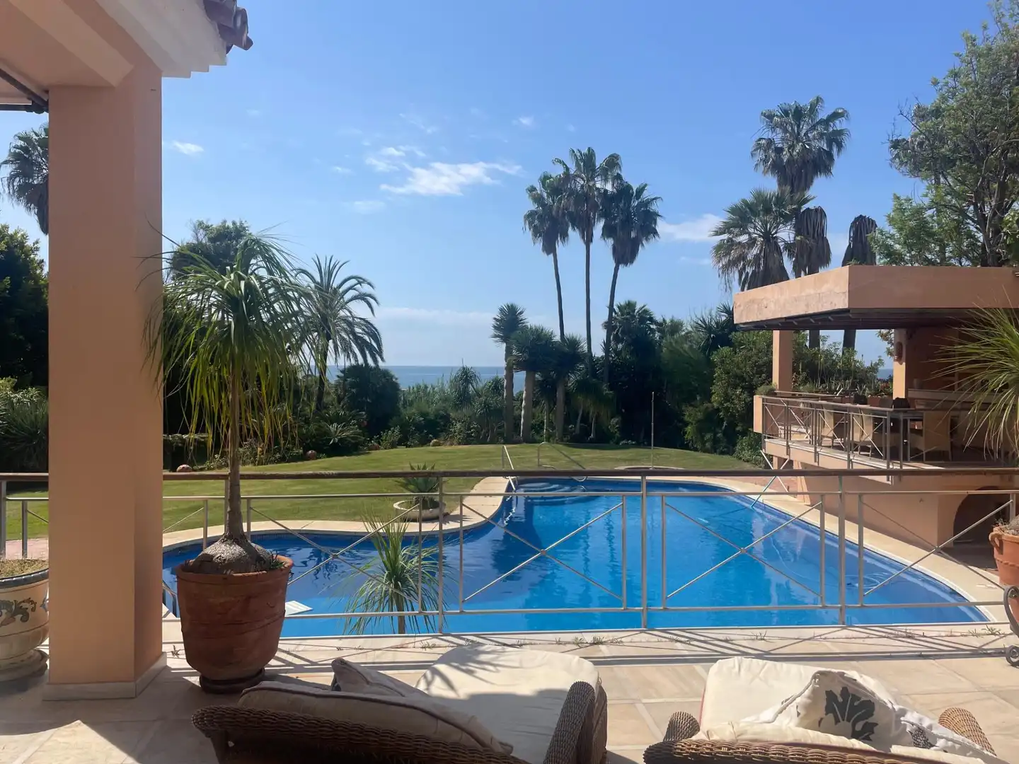 Jardí de Casa o xalet en venda en Estepona amb Aire condicionat, Terrassa i Traster